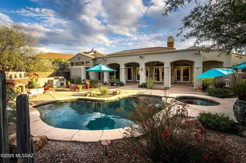 6129 E Coyotes Den Pl, Tucson, AZ 85750