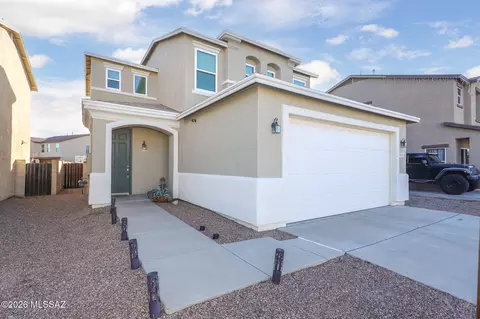 Exterior - 6245 E Stonechat Dr, Tucson, AZ 85756 photo 2 of 5