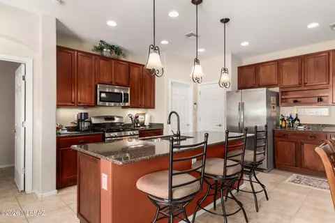 Kitchen - 13985 E Cheavront Loop, Vail, AZ 85641 photo 2 of 4