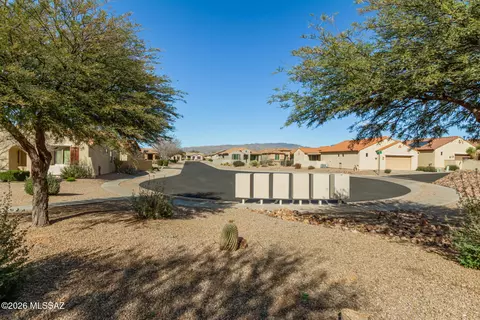 Exterior - 13985 E Cheavront Loop, Vail, AZ 85641 photo 6 of 7