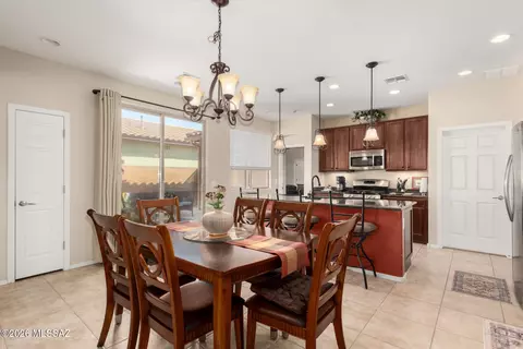 Dining - 13985 E Cheavront Loop, Vail, AZ 85641 photo 2 of 2