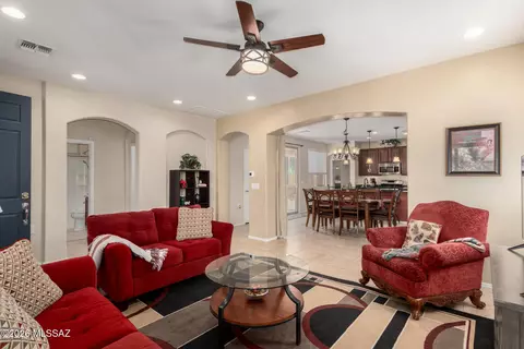 13985 E Cheavront Loop, Vail, AZ 85641