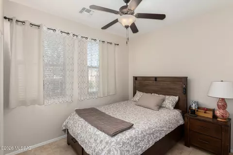 Bedroom - 13985 E Cheavront Loop, Vail, AZ 85641 photo 4 of 5