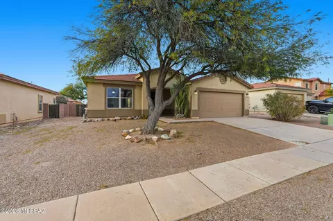 Exterior - 13653 E Oxmoor Valley Dr, Vail, AZ 85641 photo 3 of 10