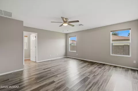 Living - 13653 E Oxmoor Valley Dr, Vail, AZ 85641 photo 10 of 10