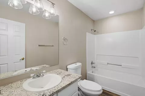 Bath - 13653 E Oxmoor Valley Dr, Vail, AZ 85641 photo 4 of 4
