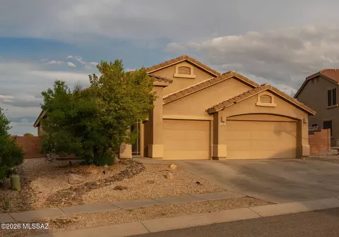 17075 S Golden Sunrise Pl, Vail, AZ 85641