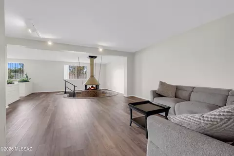 9343 E 6th St, Tucson, AZ 85710