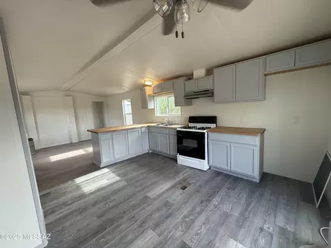 280 E Flint St, Benson, AZ 85602 photo 7