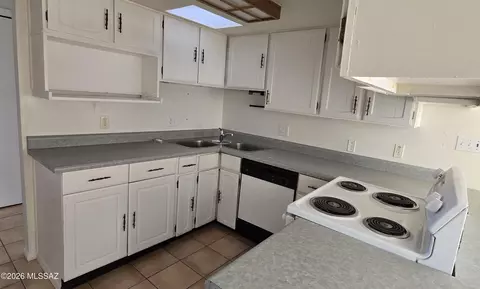 Kitchen - 1025 E Irene Cir, Pearce, AZ 85625 photo 1 of 2