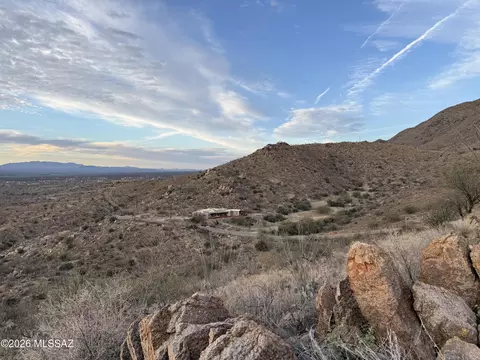 1724 Avenida Calamar, Rio Rico, AZ 85648