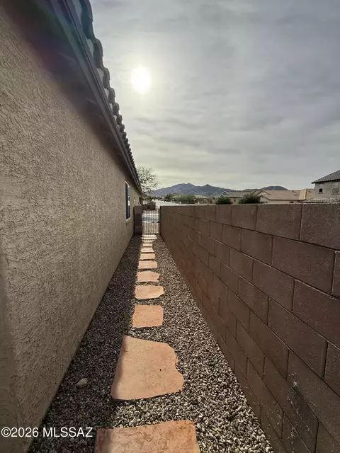 Exterior - 10827 E Painted Mesa Pl, Vail, AZ 85641 photo 2 of 5