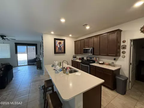Kitchen - 10827 E Painted Mesa Pl, Vail, AZ 85641 photo 2 of 3