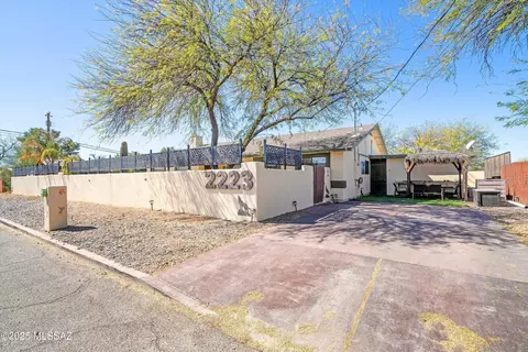 2223 N Forgeus Ave, Tucson, AZ 85716