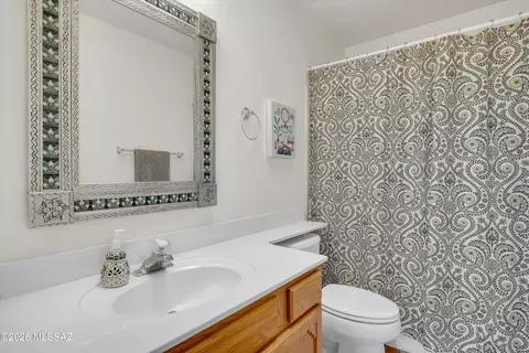 Bath - 578 E Wagon Bluff Dr, Tucson, AZ 85704 photo 4 of 4