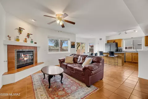 Living - 578 E Wagon Bluff Dr, Tucson, AZ 85704 photo 3 of 3