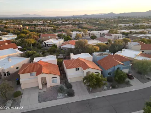 View/Area - 578 E Wagon Bluff Dr, Tucson, AZ 85704 photo 7 of 10