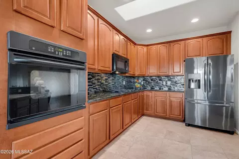 Kitchen - 10561 S Coyote Melon Loop, Vail, AZ 85641 photo 2 of 5