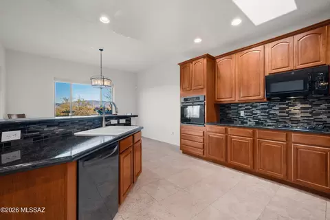 Kitchen - 10561 S Coyote Melon Loop, Vail, AZ 85641 photo 4 of 5