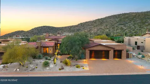 6067 W Seven Saguaros Cir, Marana, AZ 85658