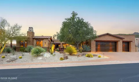 6067 W Seven Saguaros Cir, Marana, AZ 85658