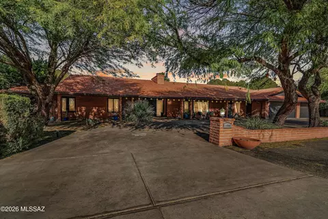 1800 N Forty Niner Dr, Tucson, AZ 85749