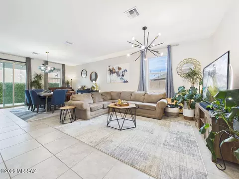 8015 N Scholes Ave, Tucson, AZ 85741