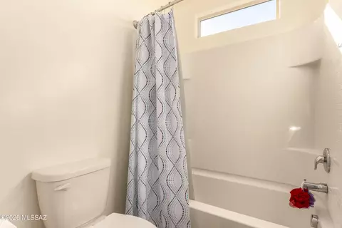 Bath - 8924 E Abrams Loop, Tucson, AZ 85710 photo 3 of 3