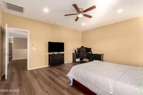 Bedroom - 8924 E Abrams Loop, Tucson, AZ 85710 photo 3 of 4