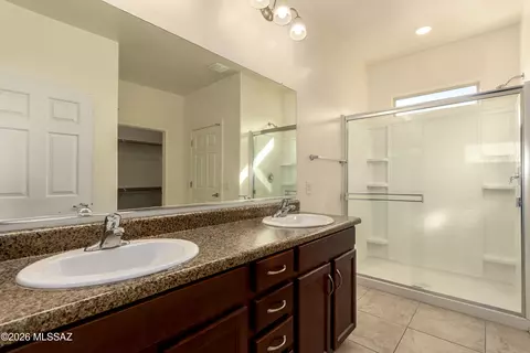 Bath - 8924 E Abrams Loop, Tucson, AZ 85710 photo 1 of 3