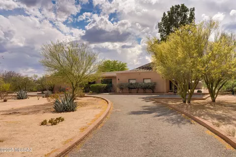 9777 N Korte Ln, Tucson, AZ 85704