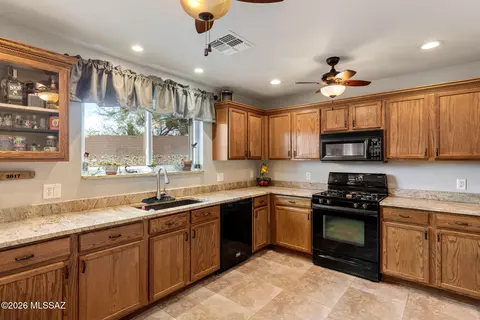 Kitchen - 13423 E Almond Crest Dr, Vail, AZ 85641 photo 1 of 2