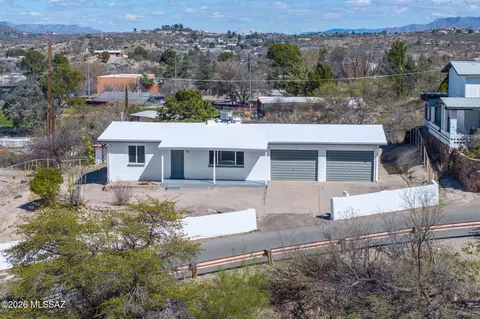 147 E La Castellana Dr, Nogales, AZ 85621