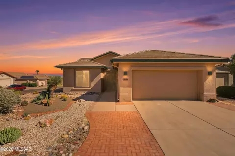 306 N Cape Royal Dr, Green Valley, AZ 85614