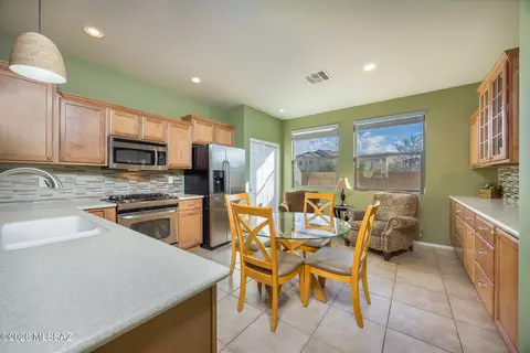 5995 S Moon Desert Dr, Tucson, AZ 85747