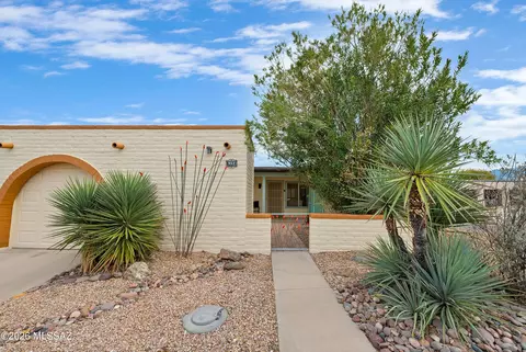 952 W Camino Asturias, Green Valley, AZ 85622