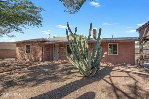 1135 E Smoot Dr, Tucson, AZ 85719
