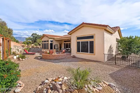 Exterior - 1069 E Ritz Ct, Oro Valley, AZ 85755 photo 3 of 6