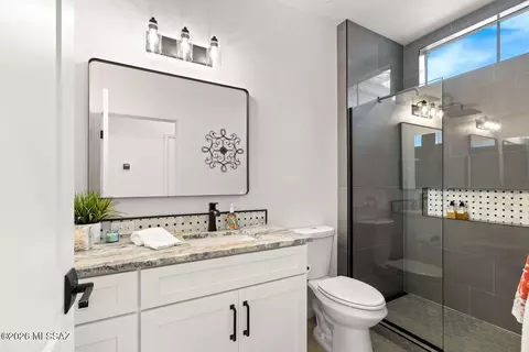 Bath - 1069 E Ritz Ct, Oro Valley, AZ 85755 photo 1 of 3