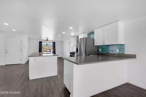 Kitchen - 8142 E 5th St, Tucson, AZ 85710 photo 2 of 3