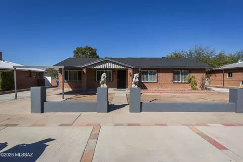 4817 E Scarlett St, Tucson, AZ 85711