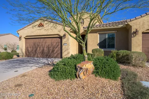 1427 E Blue Granite Dr, Green Valley, AZ 85614