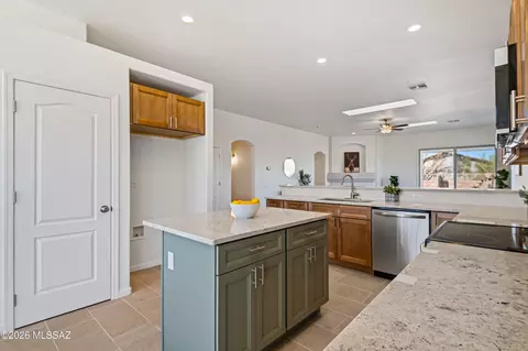 Kitchen - 9896 E Wind Dancer Dr, Tucson, AZ 85748 photo 3 of 4
