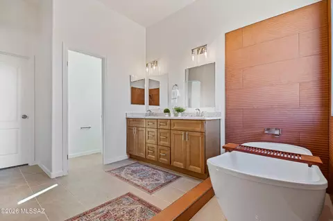 Bath - 9896 E Wind Dancer Dr, Tucson, AZ 85748 photo 4 of 5