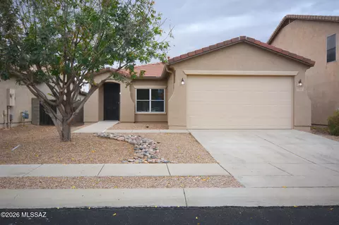 9237 N Centipede Ave, Tucson, AZ 85742