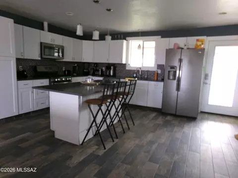 Kitchen - 2829 W Ten Gallon Trl, Willcox, AZ 85643 photo 1 of 3