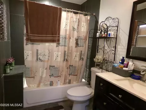 Bath - 2829 W Ten Gallon Trl, Willcox, AZ 85643 photo 3 of 3