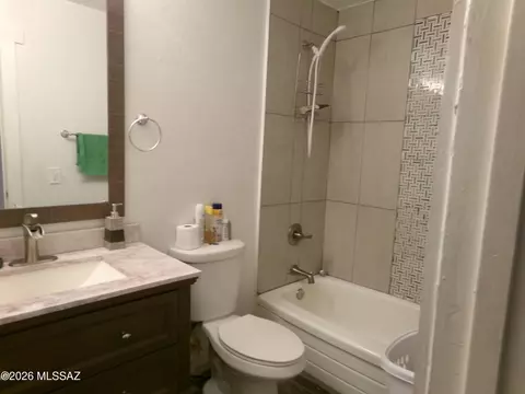 Bath - 2829 W Ten Gallon Trl, Willcox, AZ 85643 photo 1 of 3