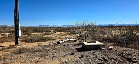 7668 S Bear Track Trl, Willcox, AZ 85643