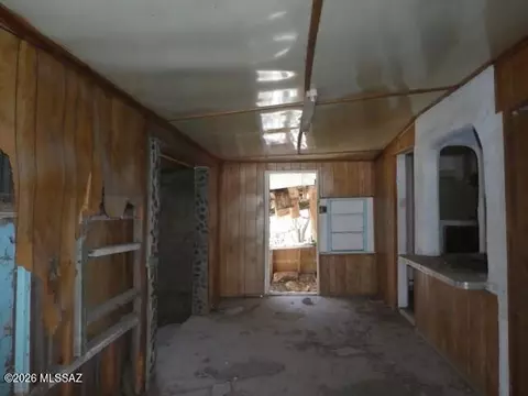 Entry Way - 86816 E Vieros St, Mammoth, AZ 85618 photo 2 of 10